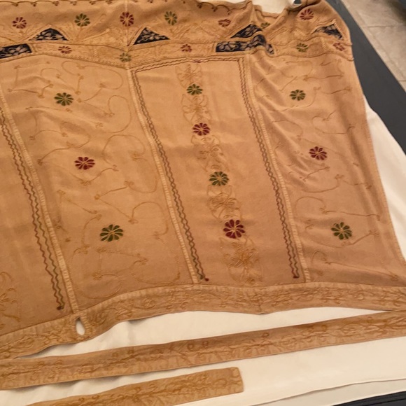 Gorgeous vintage long embroidered wraparound beige skirt made in India (mlb) - Picture 11 of 16